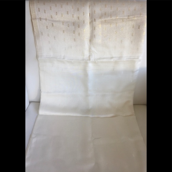 CALVIN KLEIN SCARF WRAP HUGE 28”X72” METALLIC GOLD - Picture 5 of 8